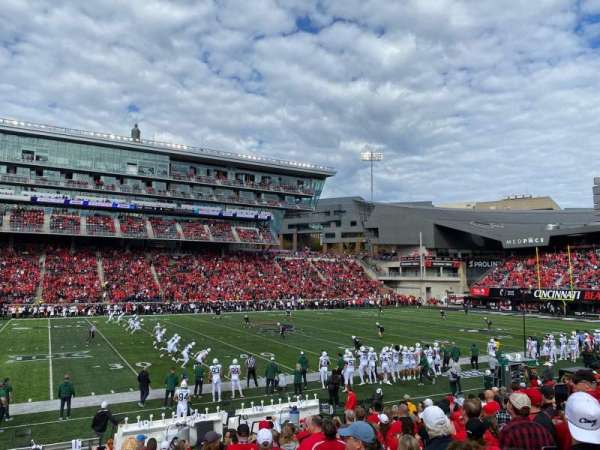 Nippert Stadium, bloc: 108, rangée: 20, place: 20