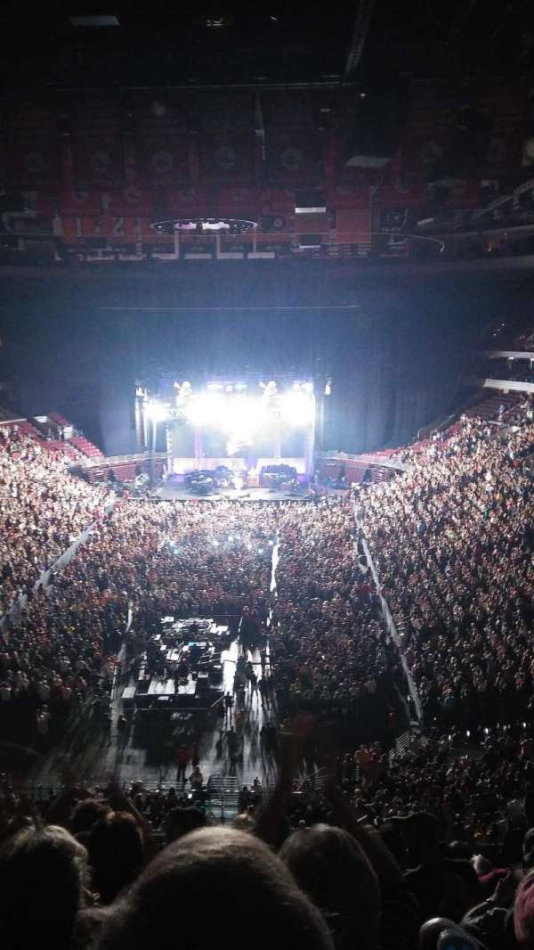 Xfinity Mobile Arena, bloc: 207A, rangée: 7, place: 8