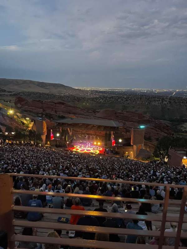 Red Rocks Amphitheatre, bloc: Right, rangée: 70, place: 5