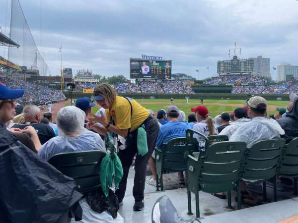 Wrigley Field, bloc: 120, rangée: 1, place: 4