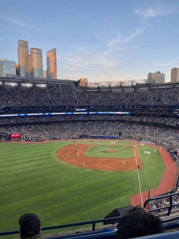 Rogers Centre, bloc: 540, rangée: 4, place: 3