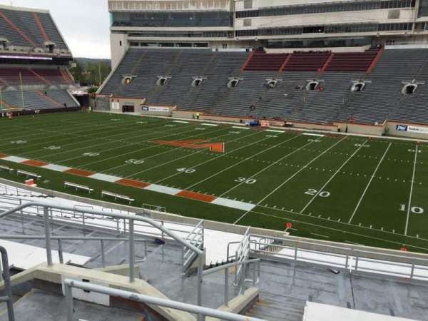 Lane Stadium, bloc: 128, rangée: SS, place: 19