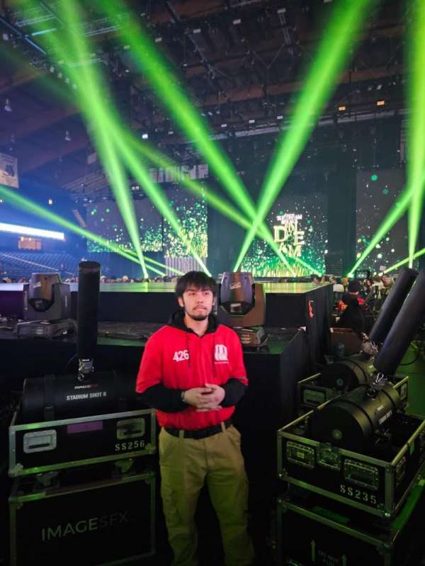 Allstate Arena, bloc: Floor