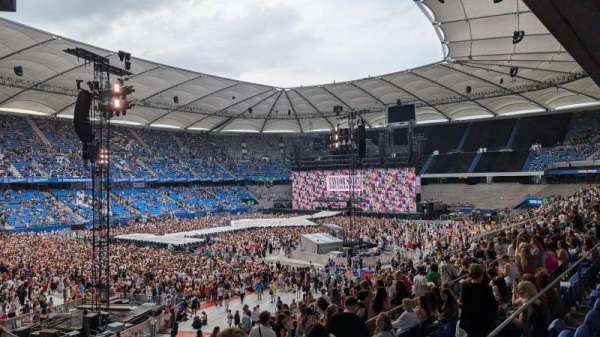 Volksparkstadion, bloc: 8A, rangée: 13, place: 28