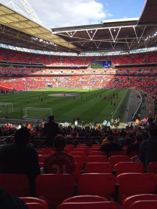 Wembley Stadium, bloc: 131, rangée: 40, place: 241