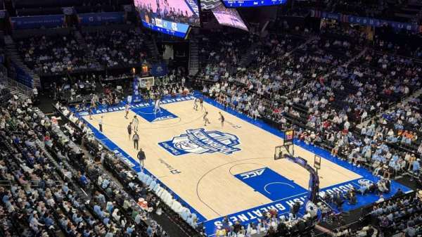 Spectrum Center, bloc: 203, rangée: B, place: 17