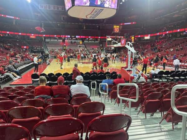 Kohl Center, bloc: 102, rangée: KK, place: 2