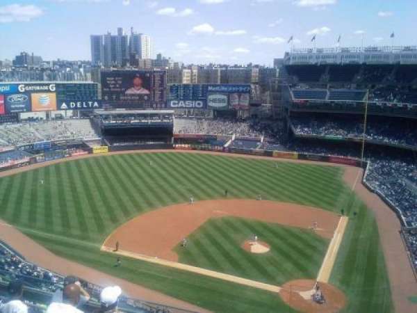 Yankee Stadium, bloc: 422, rangée: 6, place: 1