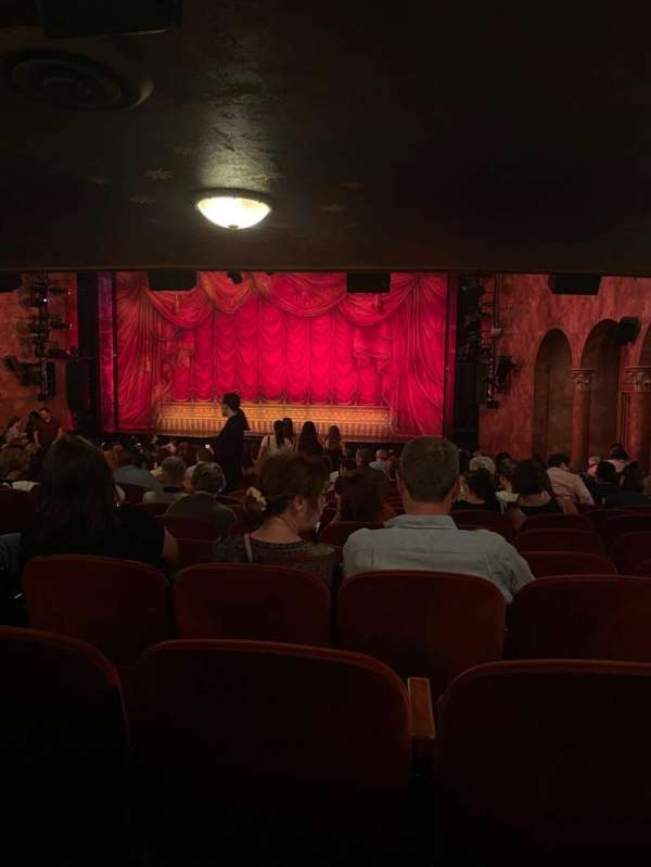 August Wilson Theatre, bloc: Orchestra R, rangée: V, place: 8