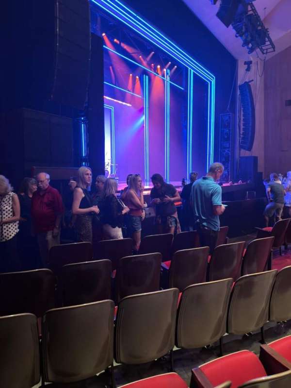 Keller Auditorium, bloc: Orchestra A, rangée: C, place: 2
