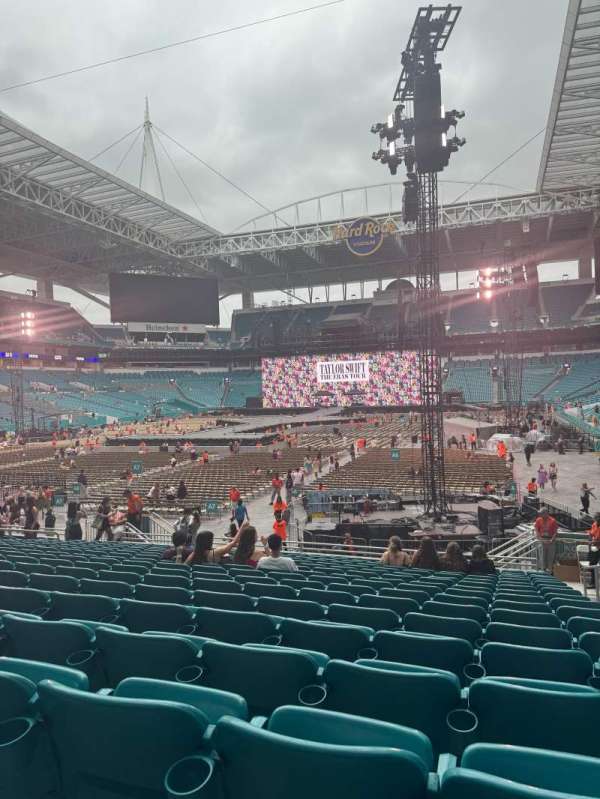 Hard Rock Stadium, bloc: 130, rangée: 18, place: 2