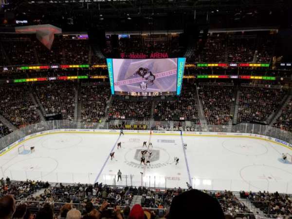 T-Mobile Arena, bloc: 223, rangée: G, place: 18