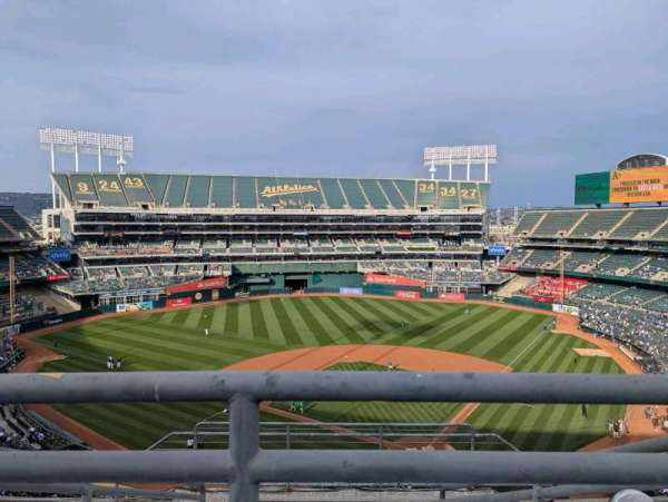 Oakland Coliseum, bloc: 319, rangée: 7, place: 3