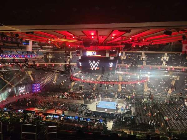 Madison Square Garden, bloc: 225, rangée: 10, place: 5