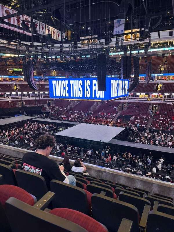 United Center, bloc: 216, rangée: 7, place: 3
