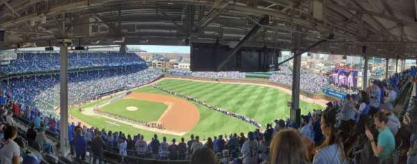 Wrigley Field, bloc: 426R, rangée: 8, place: 7,8