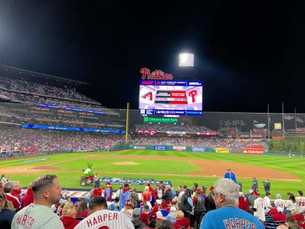Citizens Bank Park, bloc: 117, rangée: 17, place: 2