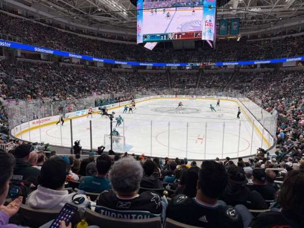 SAP Center, bloc: 121, rangée: 15, place: 5