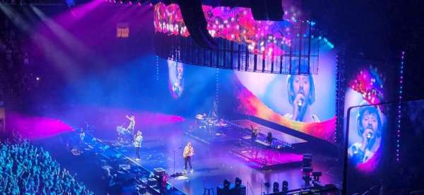 Madison Square Garden, bloc: 211, rangée: 2, place: 20