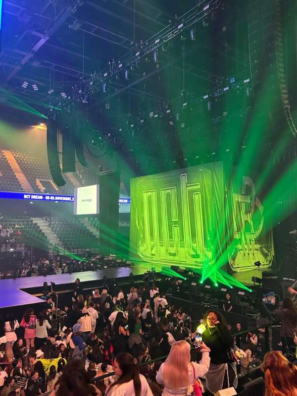 Adidas Arena, bloc: Gradin X, rangée: 07, place: 4