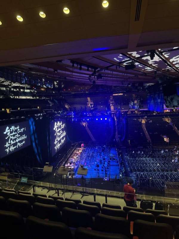Madison Square Garden, bloc: 222, rangée: 9, place: 15