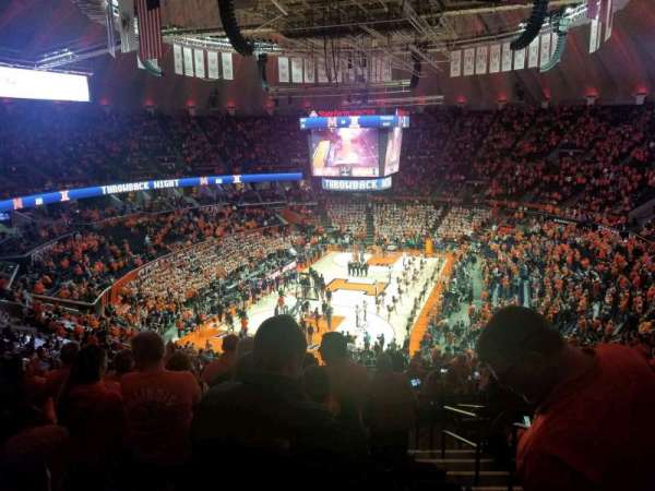 State Farm Center, bloc: 211, rangée: 12, place: 3