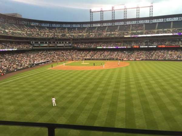 Coors Field, bloc: 205, rangée: 1, place: 6