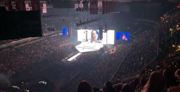Capital One Arena, bloc: 412, rangée: Q, place: 14