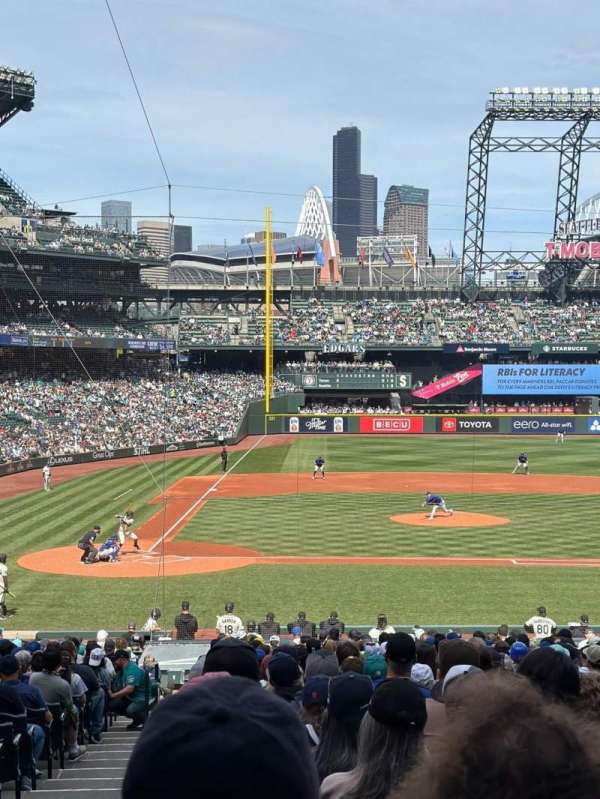 T-Mobile Park, bloc: 124, rangée: 33, place: 12