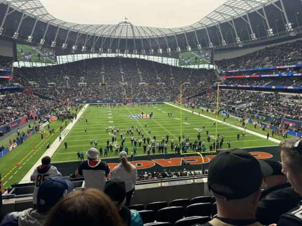 Tottenham Hotspur Stadium, bloc: 421, rangée: 6, place: 399