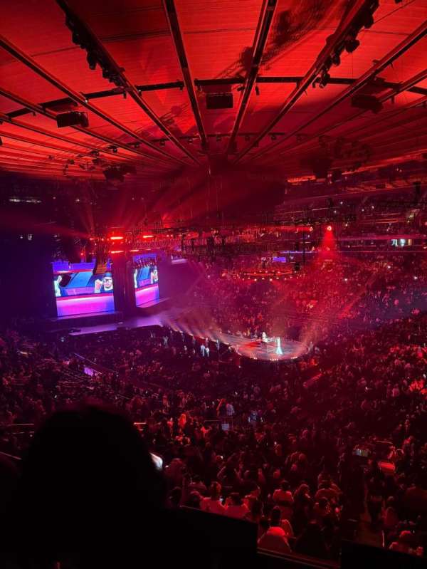 Madison Square Garden, bloc: 227, rangée: 3, place: 11