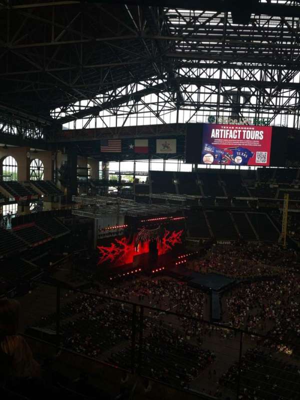 Globe Life Field, bloc: 303, rangée: 9, place: 10