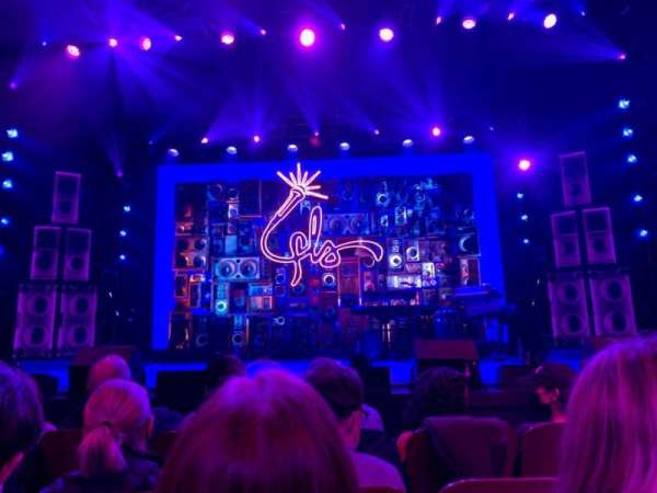 Booth Theatre, bloc: Orchestra C, rangée: B, place: 107