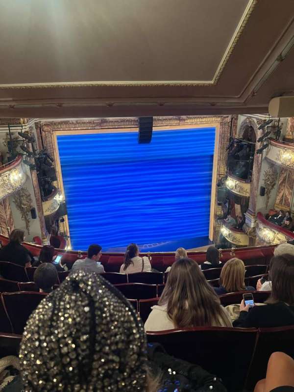 Novello Theatre, bloc: Grand Circle, rangée: F, place: 20