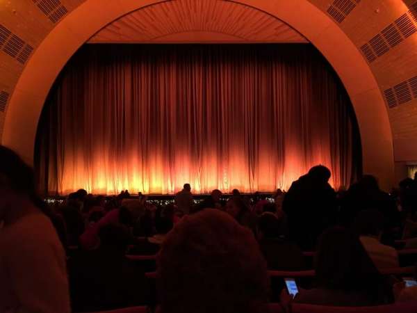 Radio City Music Hall, bloc: Orchestra 4, rangée: A, place: 407