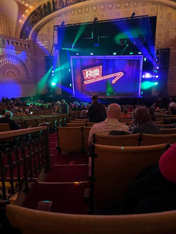 Auditorium Theatre, bloc: Dress Circle R, rangée: AA, place: 111