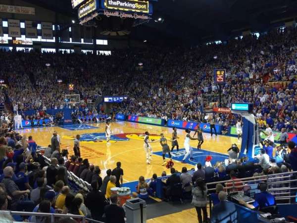 Allen Fieldhouse, bloc: P1, rangée: 9, place: 5