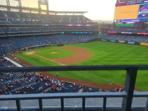 Citizens Bank Park, bloc: 310, rangée: 1, place: 6
