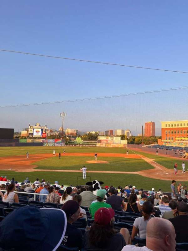 Frawley Stadium, bloc: L, rangée: 8, place: 1