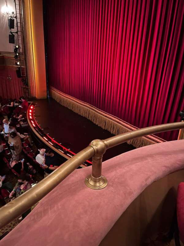 St. James Theatre, bloc: Mezzanine Box R, place: 4
