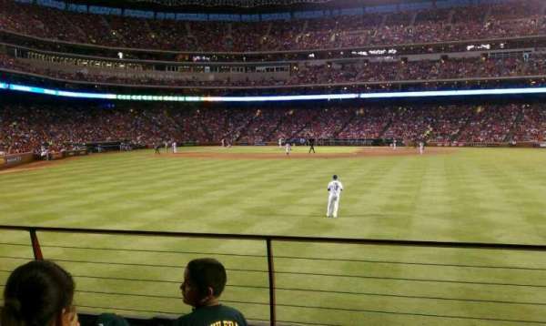 Globe Life Park in Arlington, bloc: 47, rangée: 4, place: 4