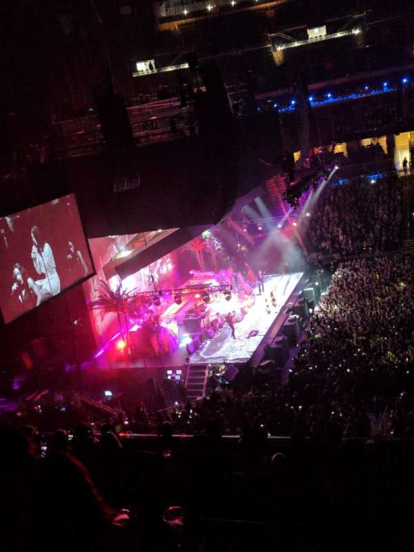 Kia Center, bloc: Loge Box I, rangée: 5, place: 3,4