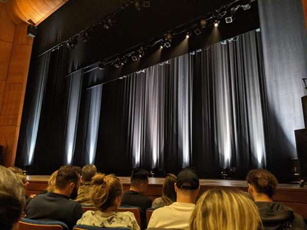 Salle Pierre-Mercure, bloc: Orchestra, rangée: B, place: 30