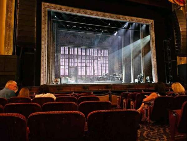 Citizens Bank Opera House, bloc: Orchestra LC, rangée: D, place: 1