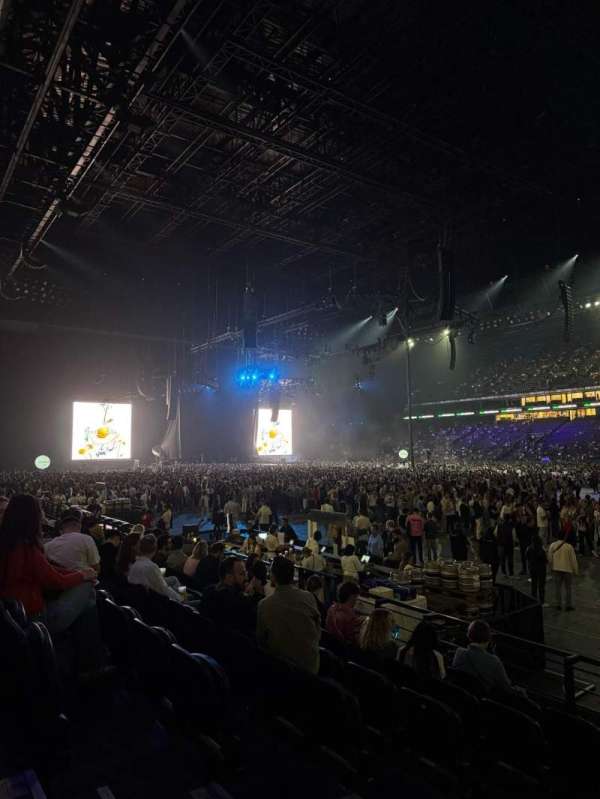 Paris La Défense Arena, bloc: 106, rangée: 11, place: 30