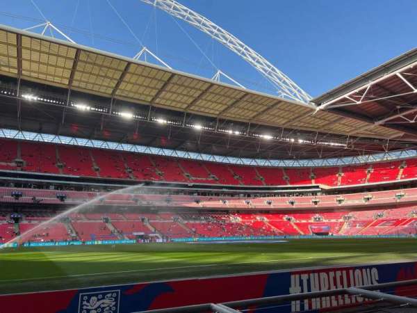 Wembley Stadium, bloc: 125, rangée: 1, place: 67