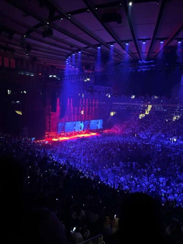 Madison Square Garden, bloc: 226, rangée: 2, place: 6