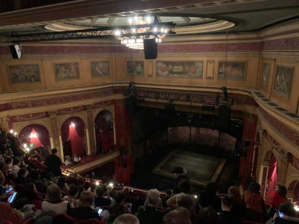 Phoenix Theatre, bloc: Grand Circle, rangée: J, place: 2