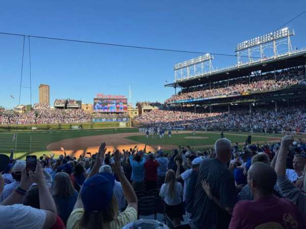 Wrigley Field, bloc: 109, rangée: 6, place: 15