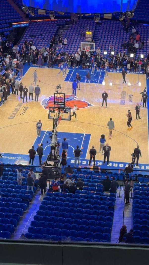 Madison Square Garden, bloc: 417, rangée: 3, place: 9